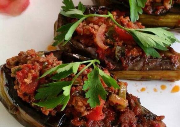 Syrische Mazzalet van aubergine